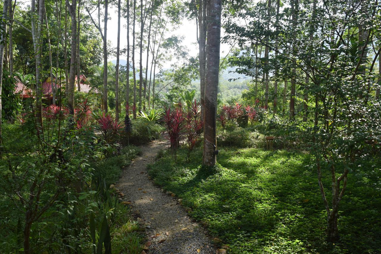 Hotel Manora Garden Phang Nga Exterior foto